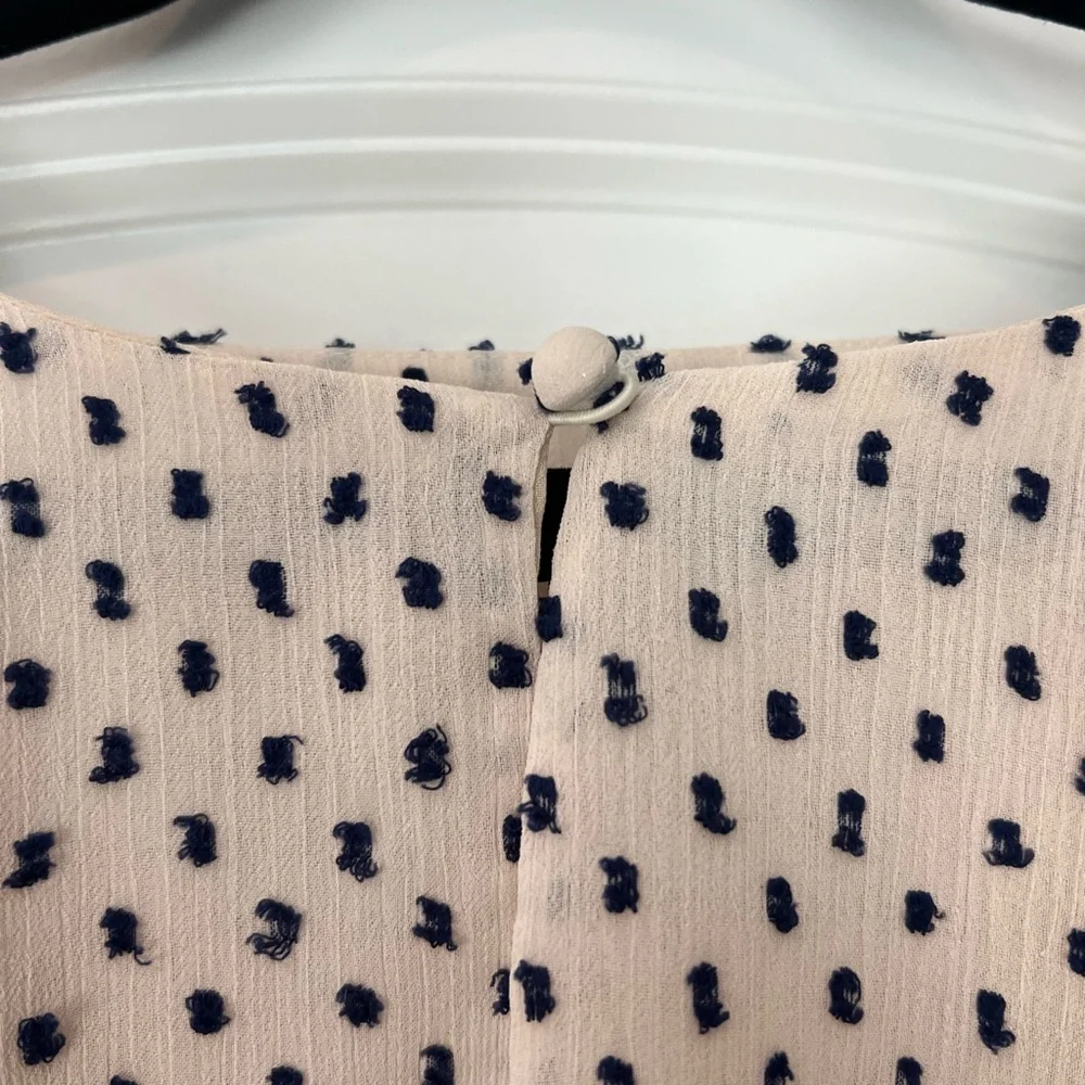 NWOT Ann Taylor cream and navy dot blouse, size XSP - Picture 4 of 6